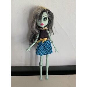 Monster High Doll Frankie Stein Picnic Casket‎ No Shoes